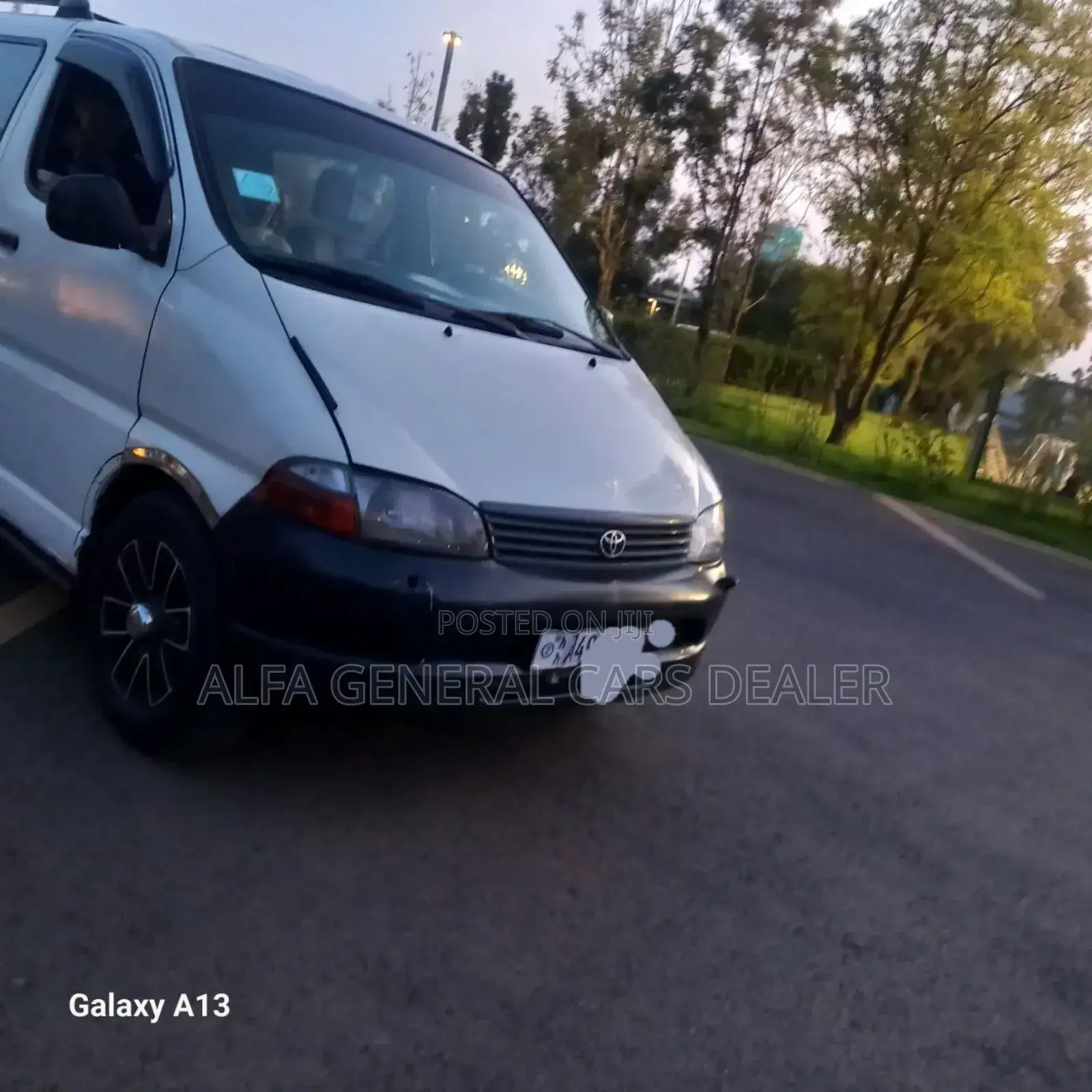 Toyota HiAce 2005 White