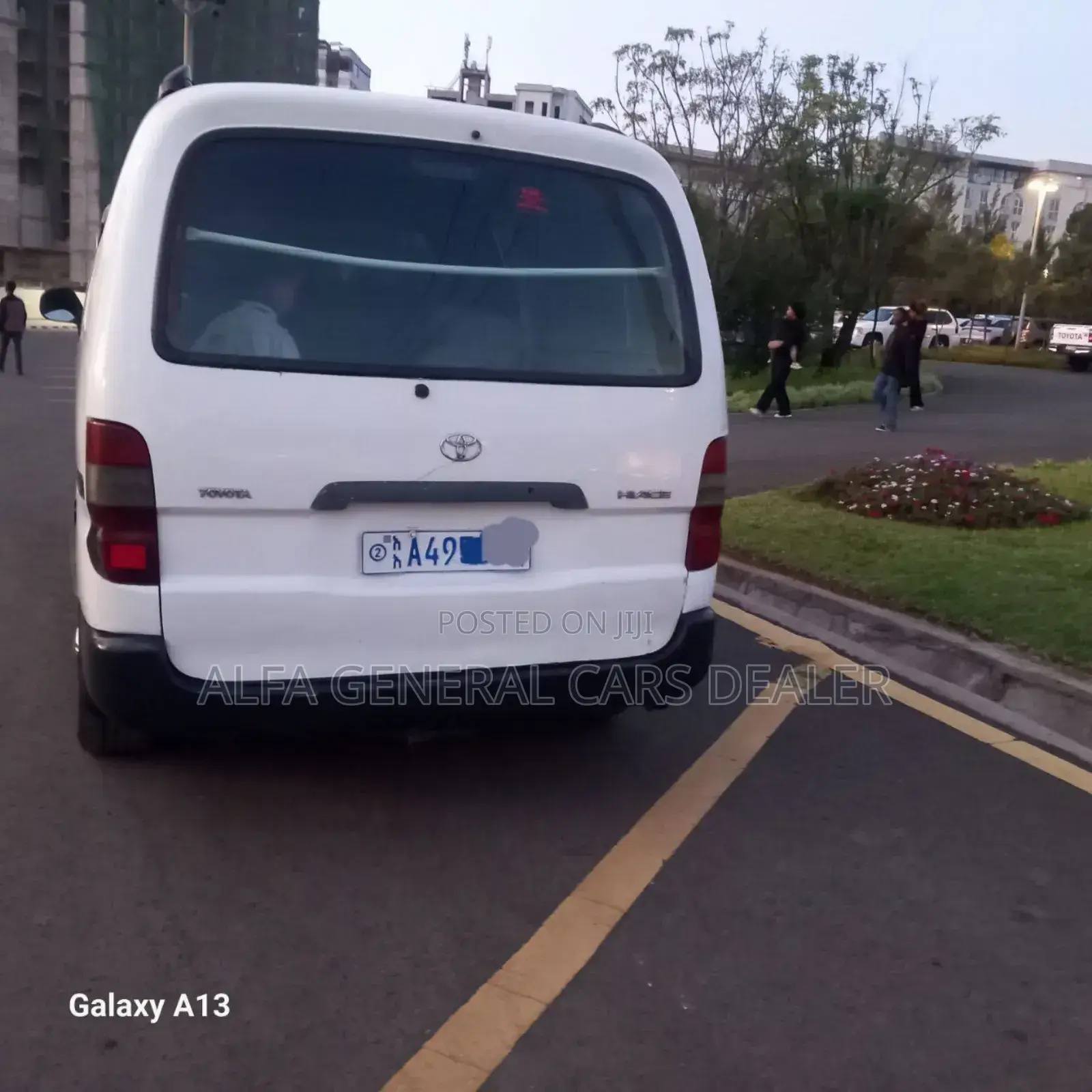 Toyota HiAce 2005 White