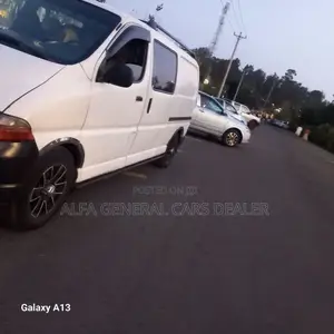 Toyota HiAce 2005 White