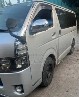 Toyota HiAce 220 2007 Silver