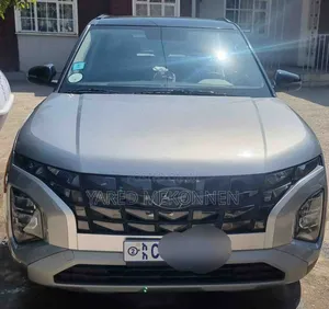 Photo - Hyundai Creta 2023 Silver
