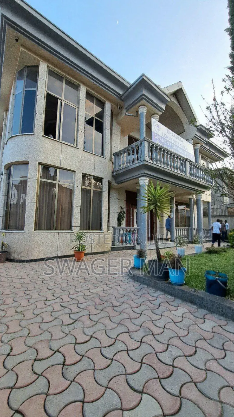 Furnished 9bdrm Townhouse/Terrace in Kefyalow Real State, Yeka for sale
