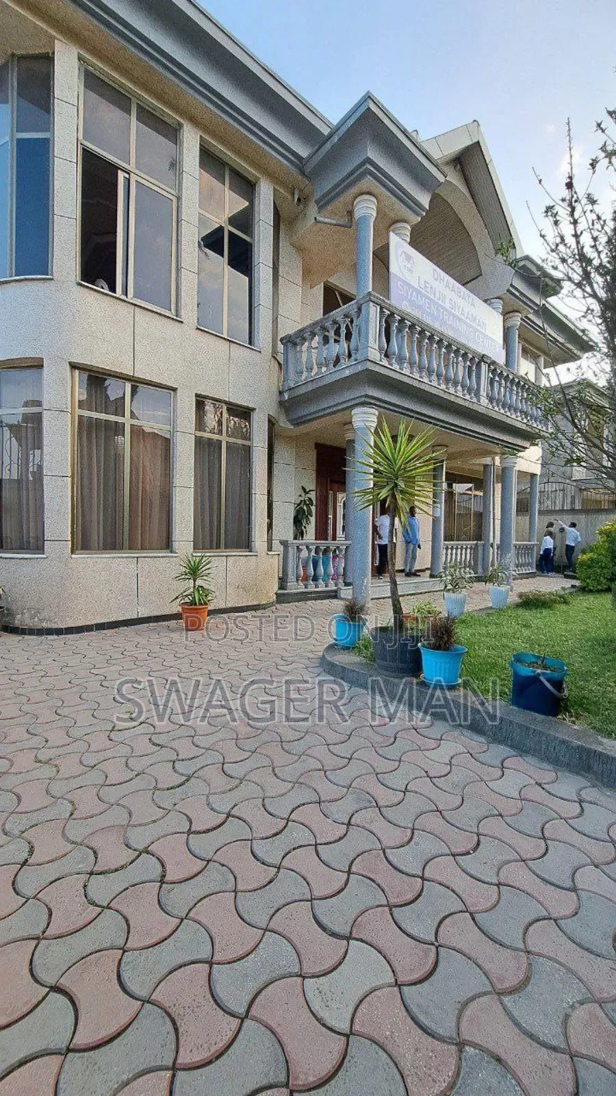Furnished 9bdrm Townhouse/Terrace in Kefyalow Real State, Yeka for sale