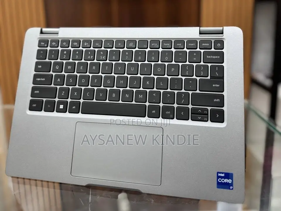 New Laptop Dell Latitude 5340 16GB Intel Core I7 SSD 512GB