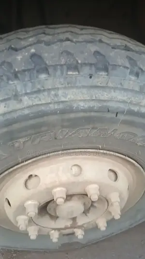 2017 ሞደል ካሶኔ 
ታርጋ 92 ጎማ 75%አልፈታም አይፈልግመም