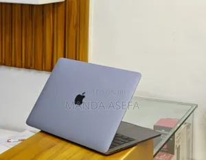 New Laptop Apple MacBook Pro 2019 16GB Intel Core i5 SSD 1T
