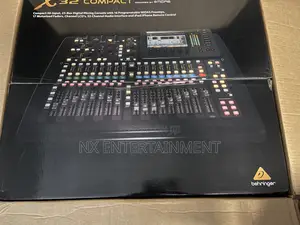 Digital Mixer Beringer X32 Compact
