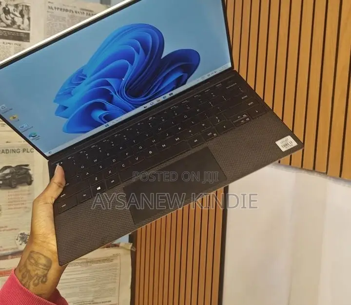New Laptop Dell XPS 13 16GB Intel Core i7 SSD 512GB