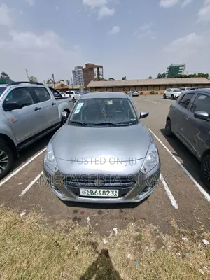 Photo - Suzuki Dzire 2021 Silver