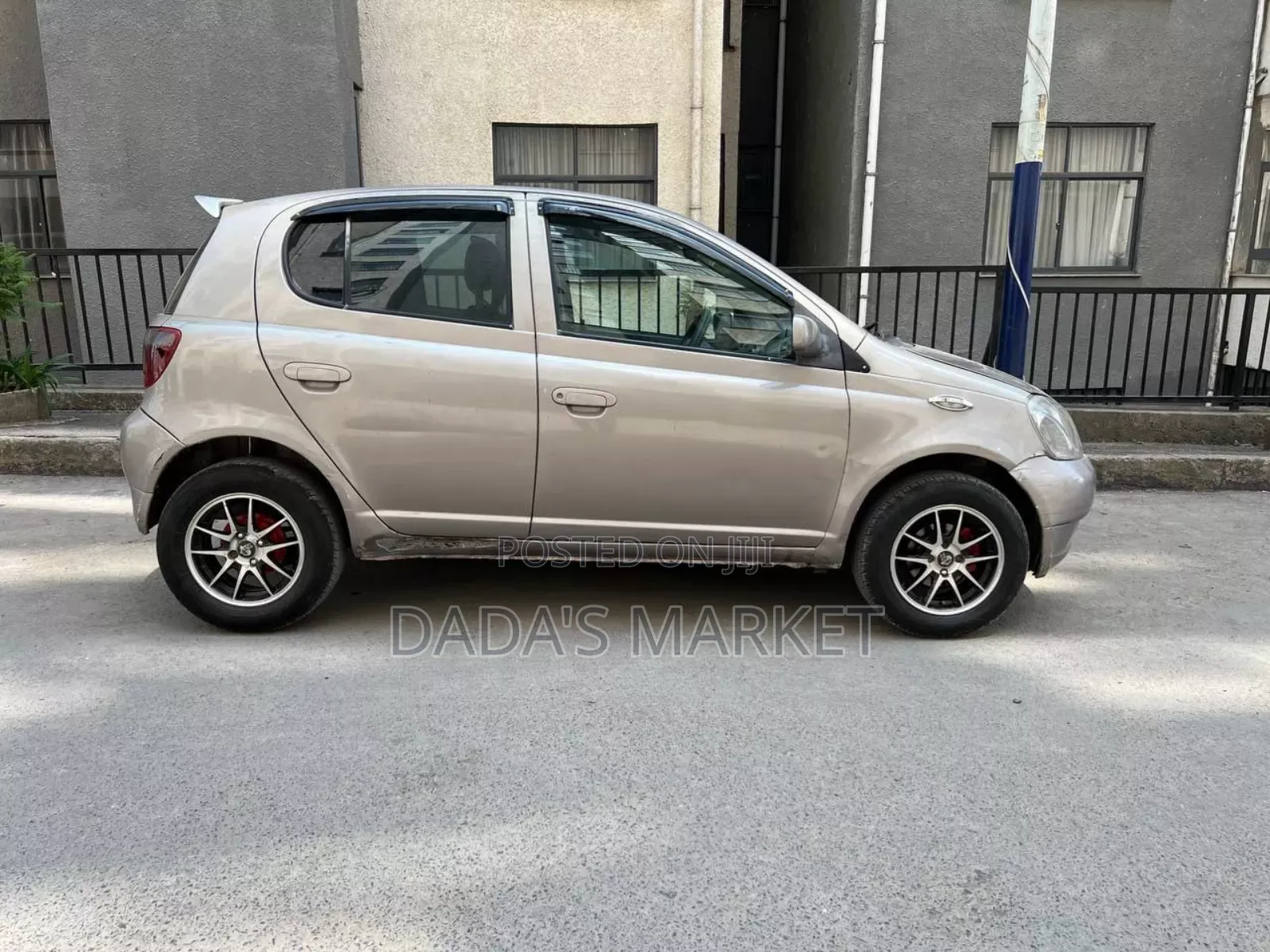 Toyota Vitz 2001 Gray