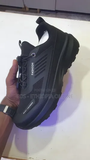 High Quality Full Black Sneaker [On Hand]