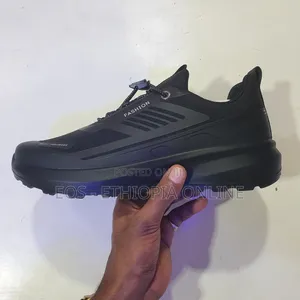 High Quality Full Black Sneaker [On Hand]