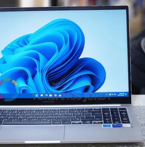 New Laptop Samsung 8GB Intel Core I5 SSD 256GB