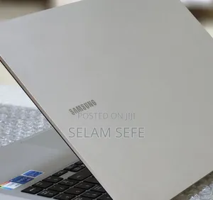 New Laptop Samsung 8GB Intel Core I5 SSD 256GB