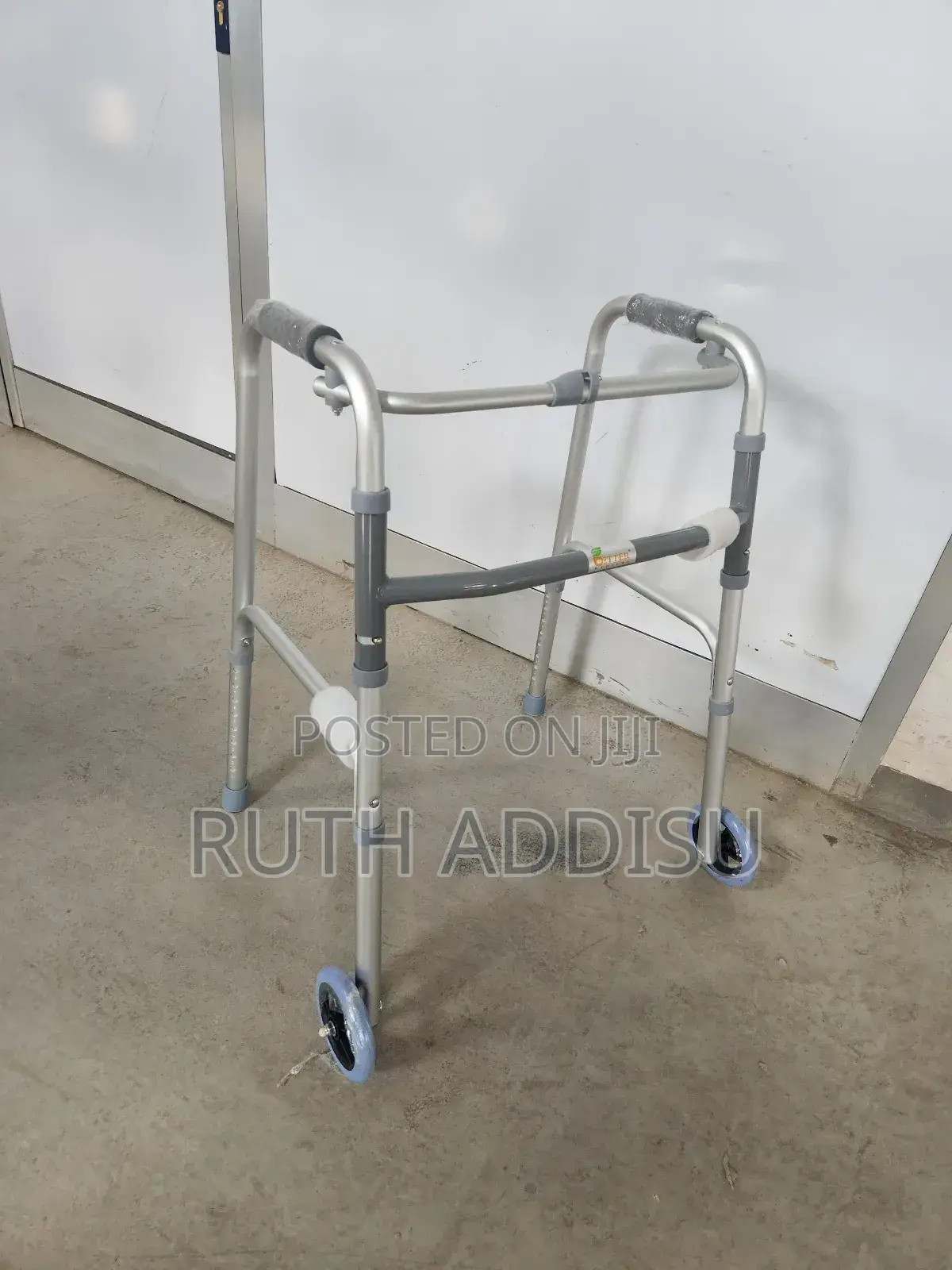 Foldable Walker者或walking Aid𡯁你foldable Walker第四medical Walker Almuniu