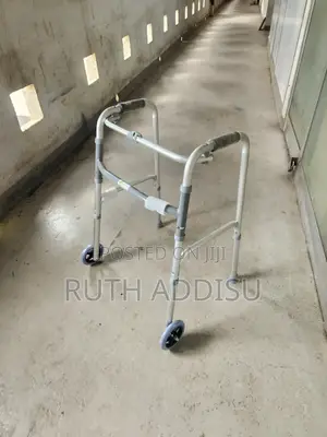 Photo - Almunium With Wheel Walker轟隆almunium Walker延伸medical Walker Foldable