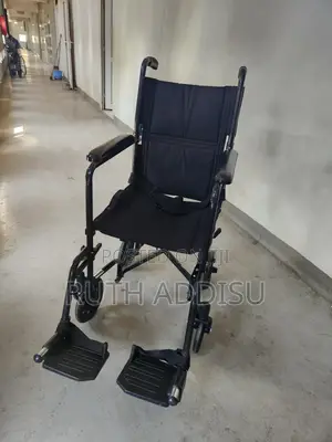 የሚተጠፍ ጠንካራ Wheelchair网不wheelchair Drive European Wheelchair Medical