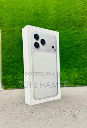 Photo - New Apple iPhone 17 Pro Max 256 GB Silver