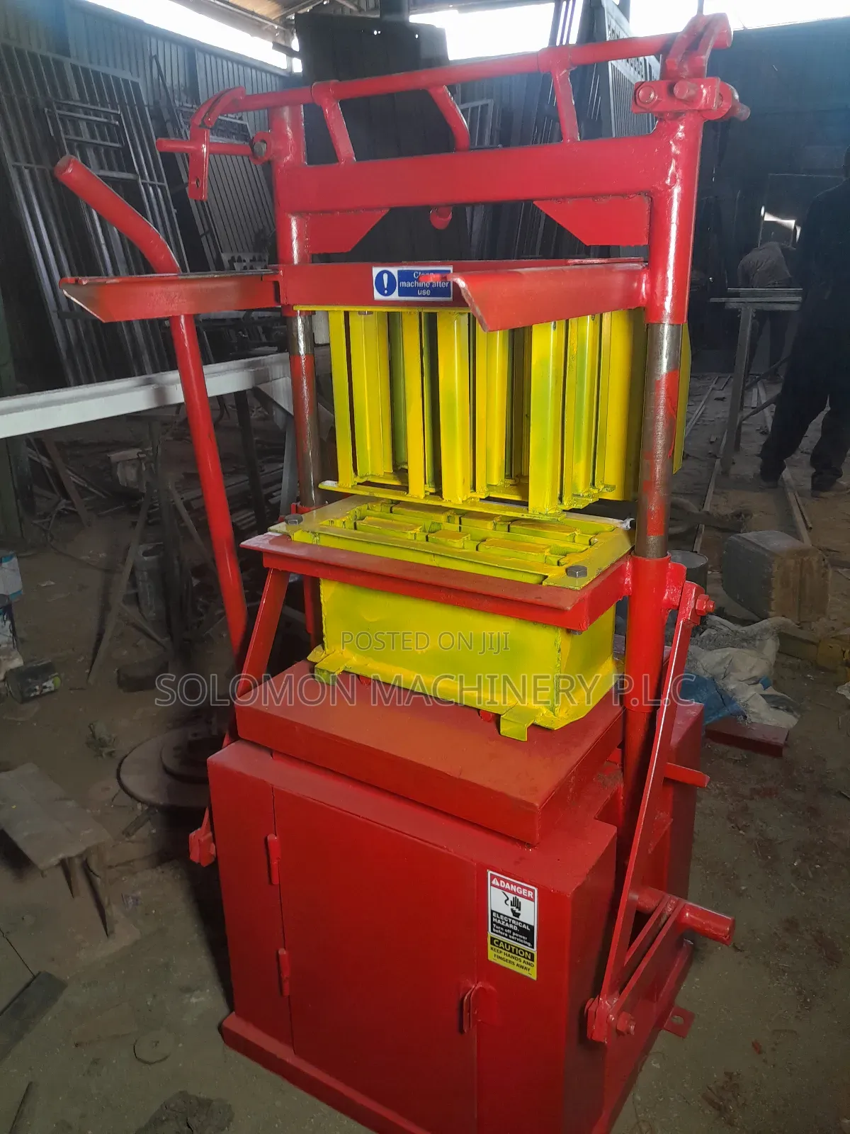 ምን ያክል ብሎኬት በቀን እንደተመረተ መቁጠር ድሮ ቀረ. ምክንያቱም ራሱ ይቆጥራላ!!