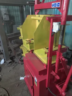 ምን ያክል ብሎኬት በቀን እንደተመረተ መቁጠር ድሮ ቀረ. ምክንያቱም ራሱ ይቆጥራላ!!