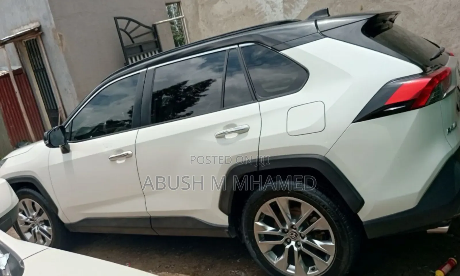 Toyota RAV4 2021 White