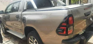 Toyota Hilux 2019 Gray