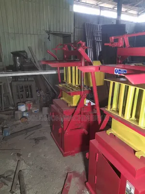 አዲስ የብሎኬት ማሽን