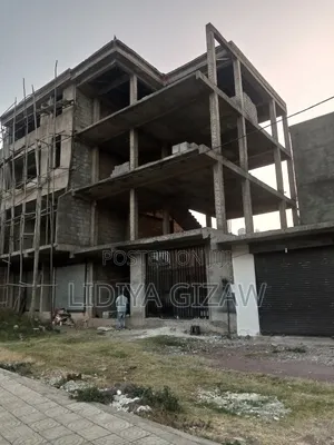 5bdrm House in Akaky Kaliti for sale