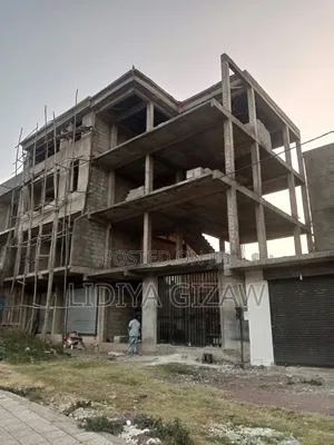 5bdrm House in Akaky Kaliti for sale