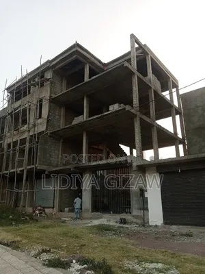 5bdrm House in Akaky Kaliti for sale