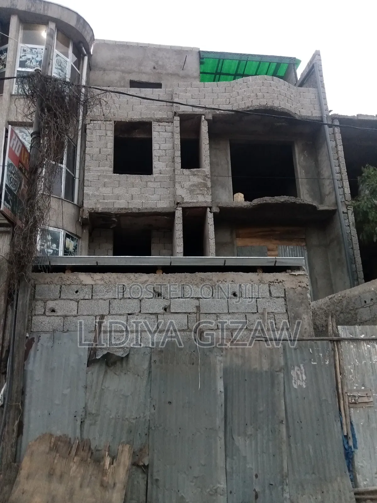 5bdrm House in Akaky Kaliti for sale