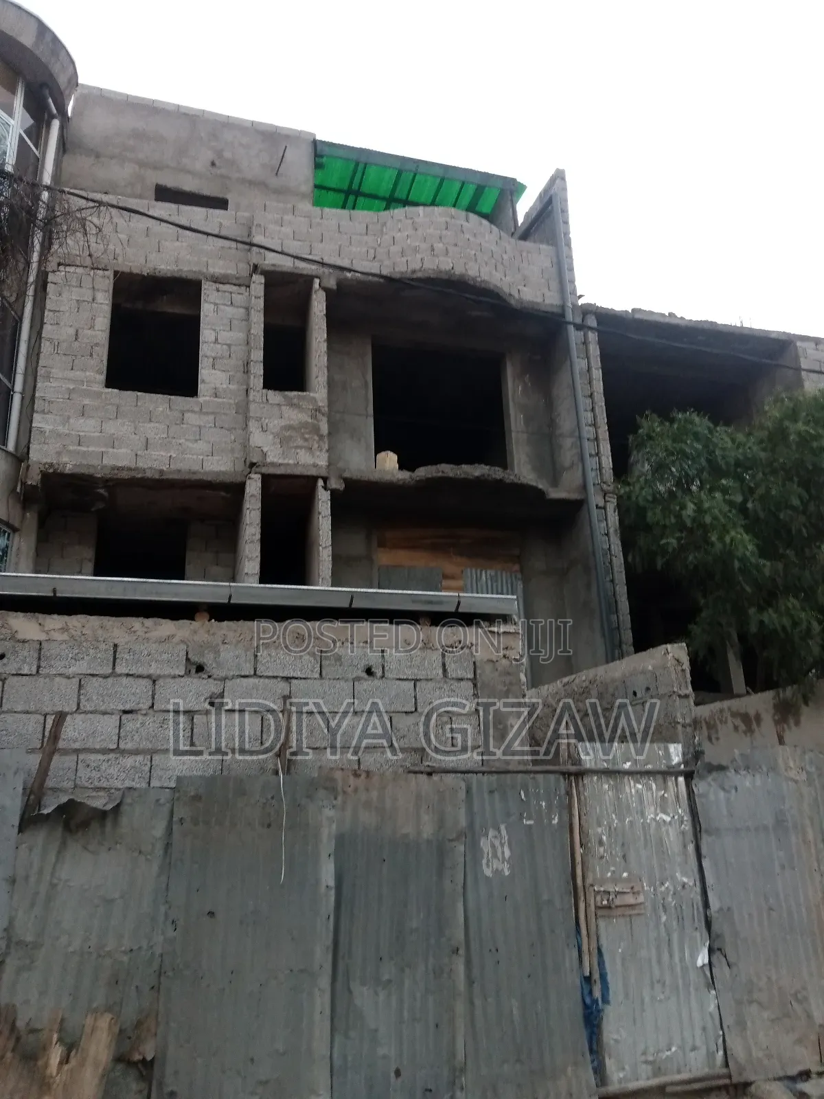 5bdrm House in Akaky Kaliti for sale