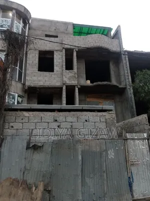 5bdrm House in Akaky Kaliti for sale