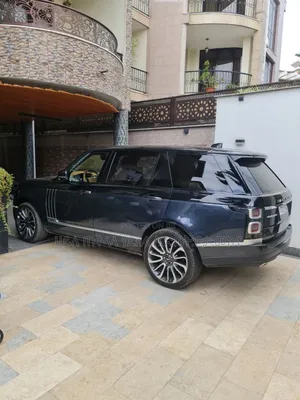 Photo - Land Rover Range Rover Vogue 2021 Matt Black