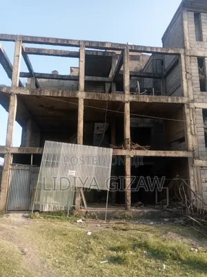 5bdrm House in Akaky Kaliti for sale