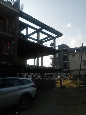 5bdrm House in Akaky Kaliti for sale