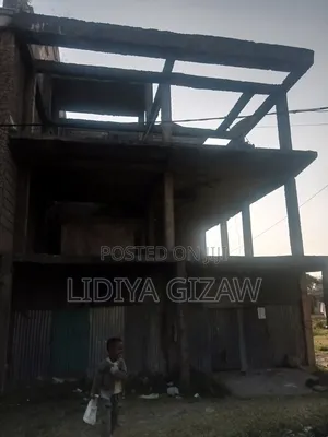 5bdrm House in Akaky Kaliti for sale