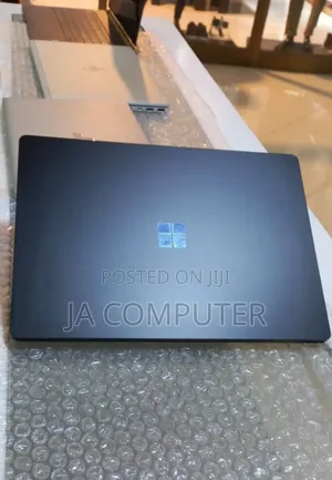 New Laptop Microsoft Surface Laptop 4 16GB Intel Core I7 SSD 512GB