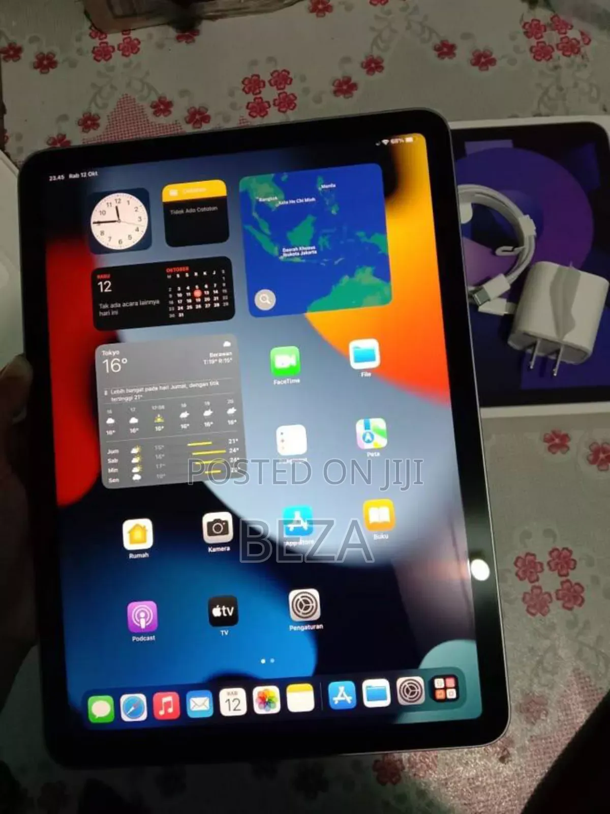 New Apple iPad Air 64 GB Black