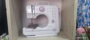 Photo - Exclusive Sewing Machine Sm-505a Model