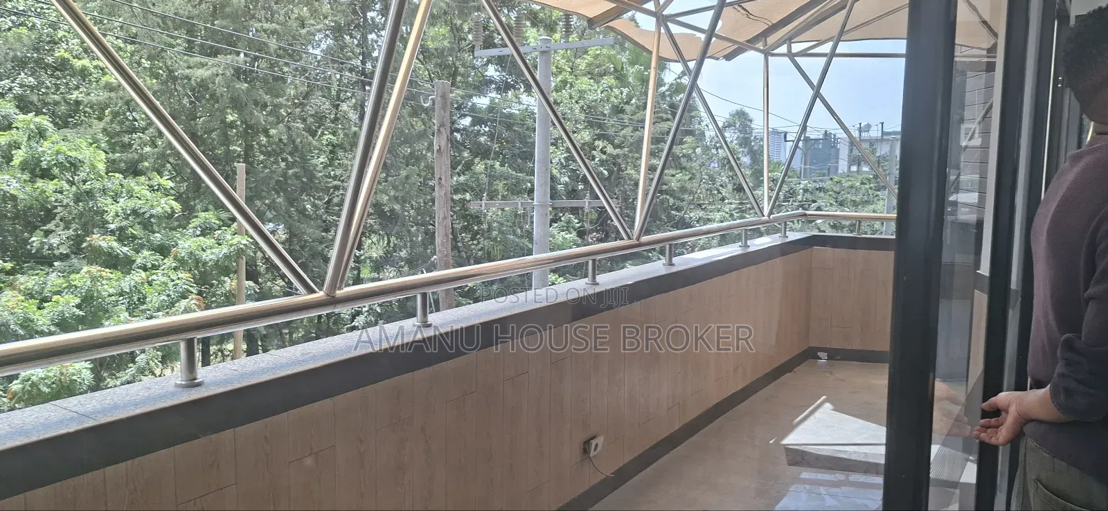 Urgent Office for Rent in Kebna Area 280sq M Including Vat 238,000irt