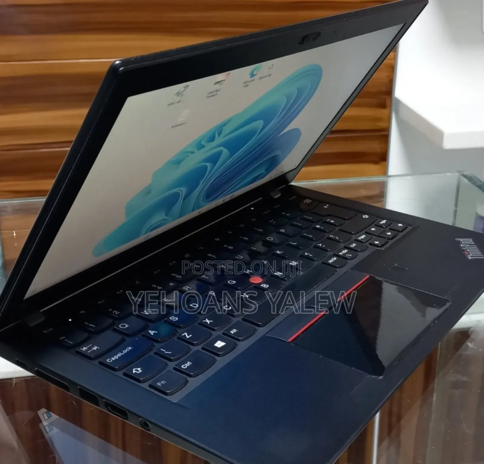 New Laptop Lenovo Thinkpad X13 Yoga 8GB Intel Core I7 SSD 256GB