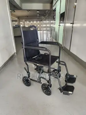 Photo - Foldable Almunium Main Seat Wheelchair With Wheels