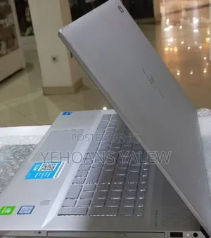 New Laptop HP Envy 17 16GB Intel Core I7 SSD 512GB