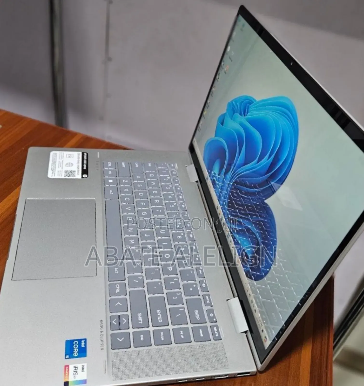 New Laptop HP Envy X360 8GB Intel Core I5 SSD 512GB