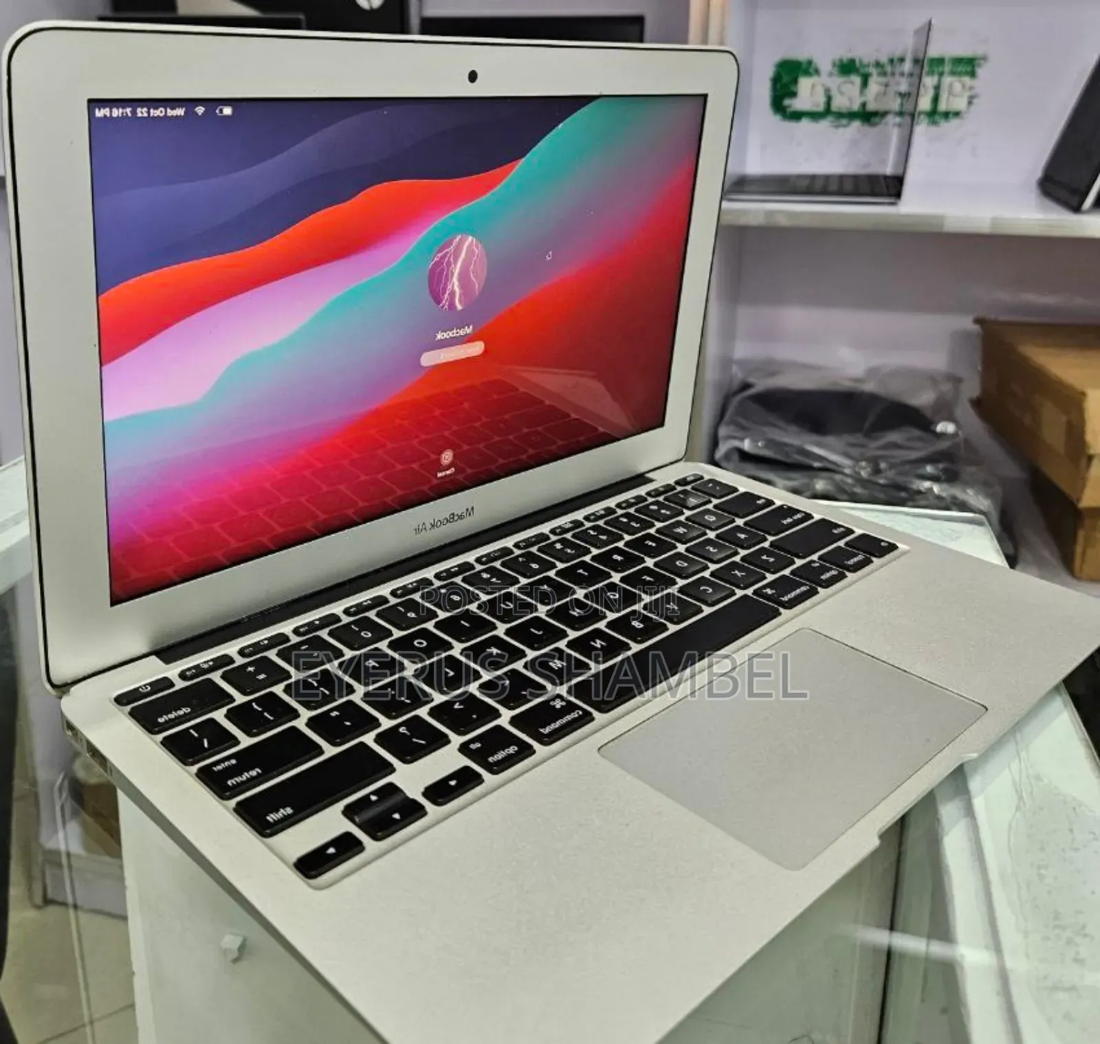 New Laptop Apple MacBook Air 2015 8GB Intel Core I5 SSD 128GB