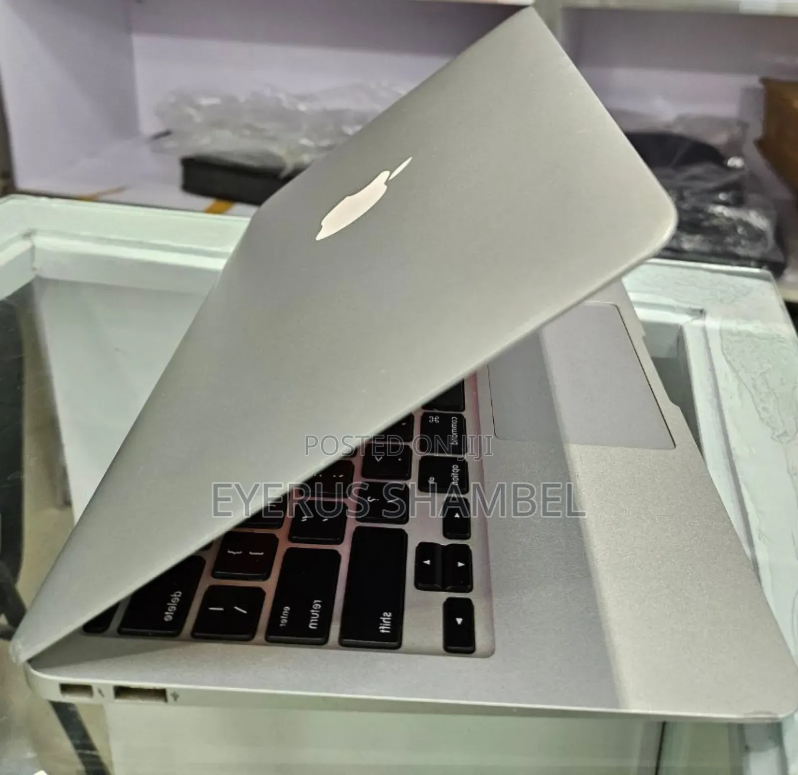 New Laptop Apple MacBook Air 2015 8GB Intel Core I5 SSD 128GB