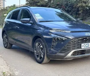 Photo - Hyundai Bayon 2022 Gray