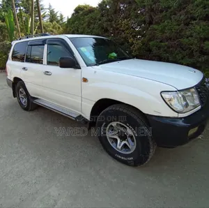 Toyota Land Cruiser 2005 White