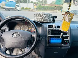 Toyota HiAce 2008 White